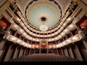 Theater-Regensburg - Bismarckplatz.